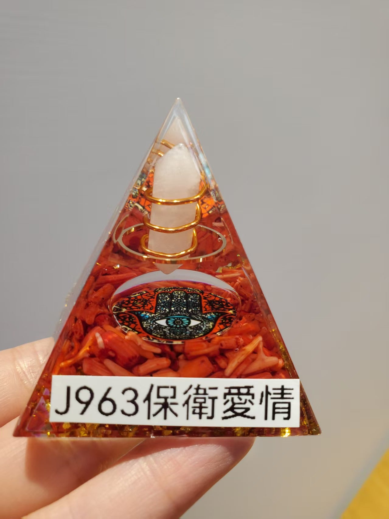 J963 能量金字塔雙尖粉水晶手掌保護眼 Size 5cmX5cm