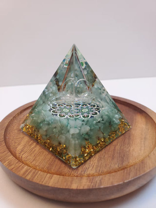 J946 能量金字塔健康第一東陵玉 Size 5cmX5cm