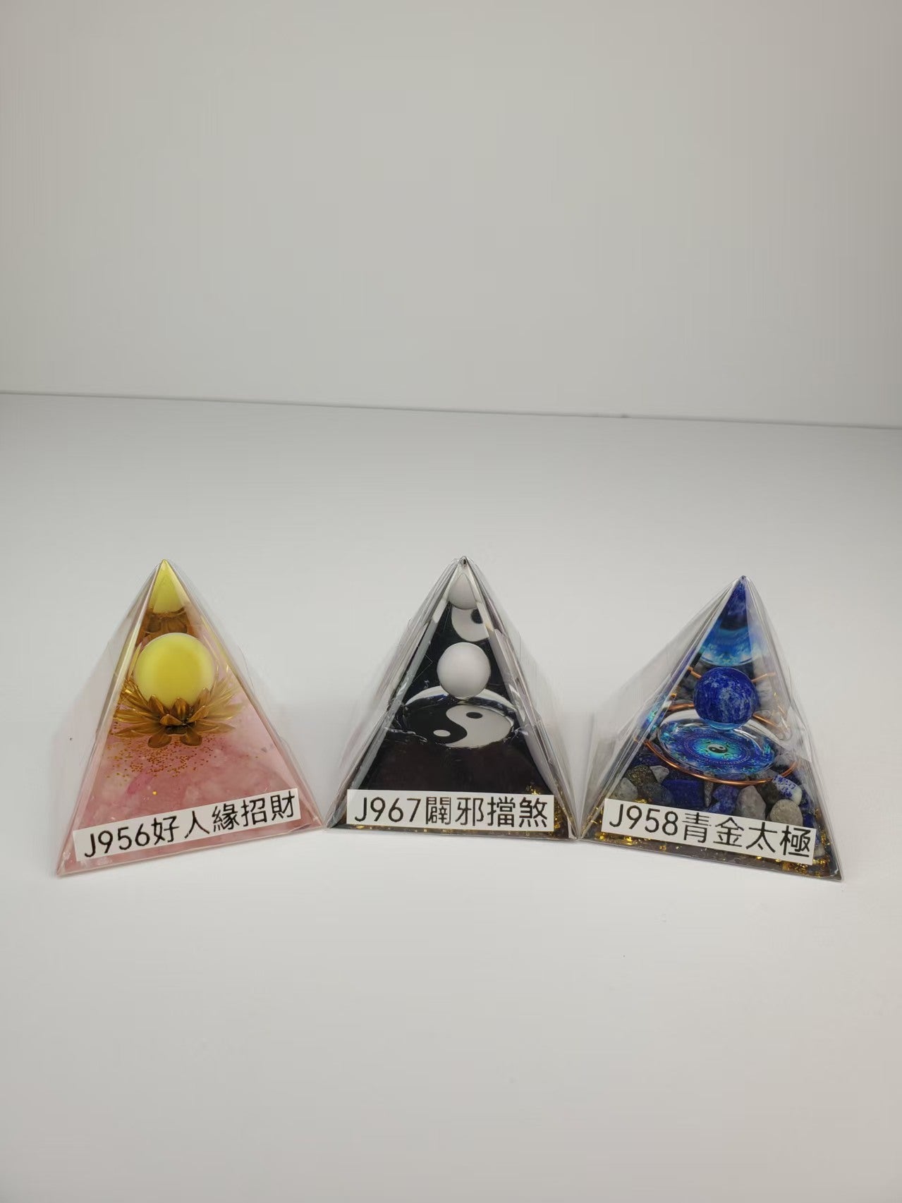 J946 能量金字塔健康第一東陵玉 Size 5cmX5cm