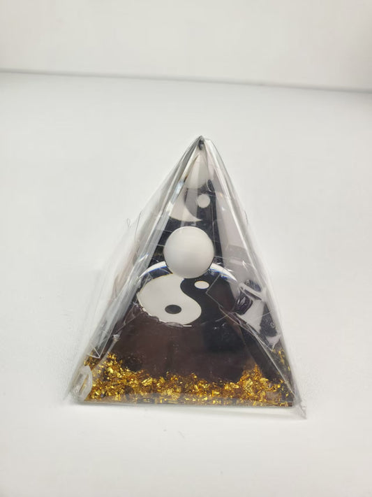 J967 能量金字塔闢邪擋煞陰陽太極 Size 5cmX5cm