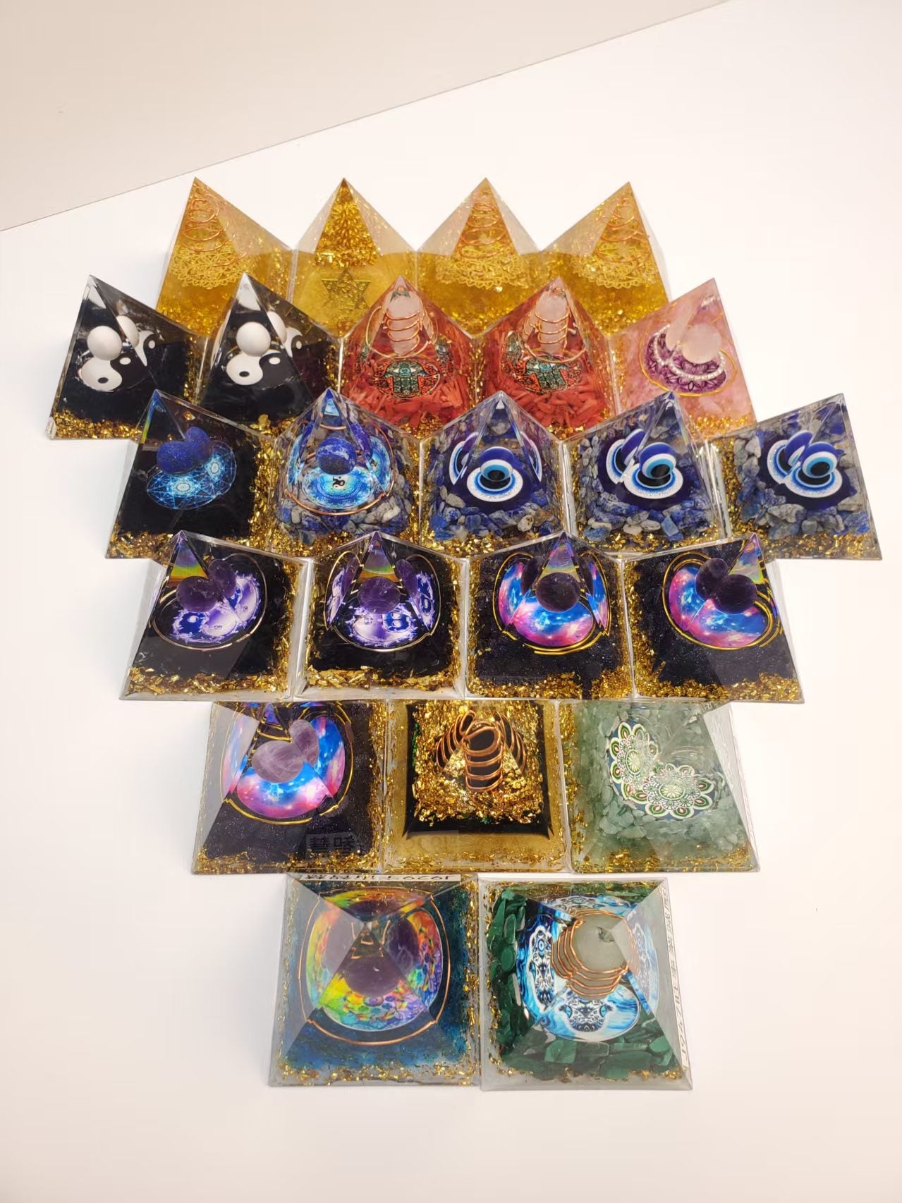 J946 能量金字塔健康第一東陵玉 Size 5cmX5cm